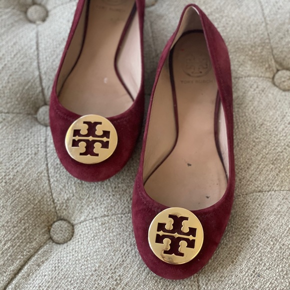 EUC Burgundy suede Tory Burch flats. Like new. - Picture 2 of 2